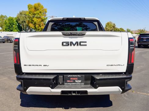 Used 2025 GMC Sierra EV Denali AWD/4WD image 11