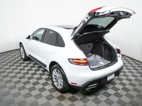 New 2026 Porsche Macan AWD image 33