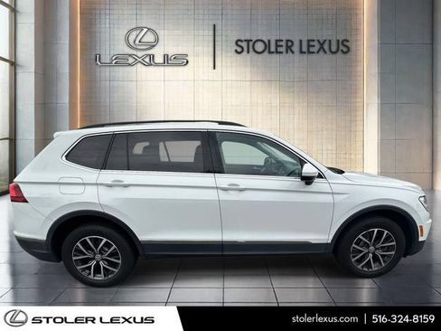 Used 2020 Volkswagen Tiguan SE AWD/4WD image 2