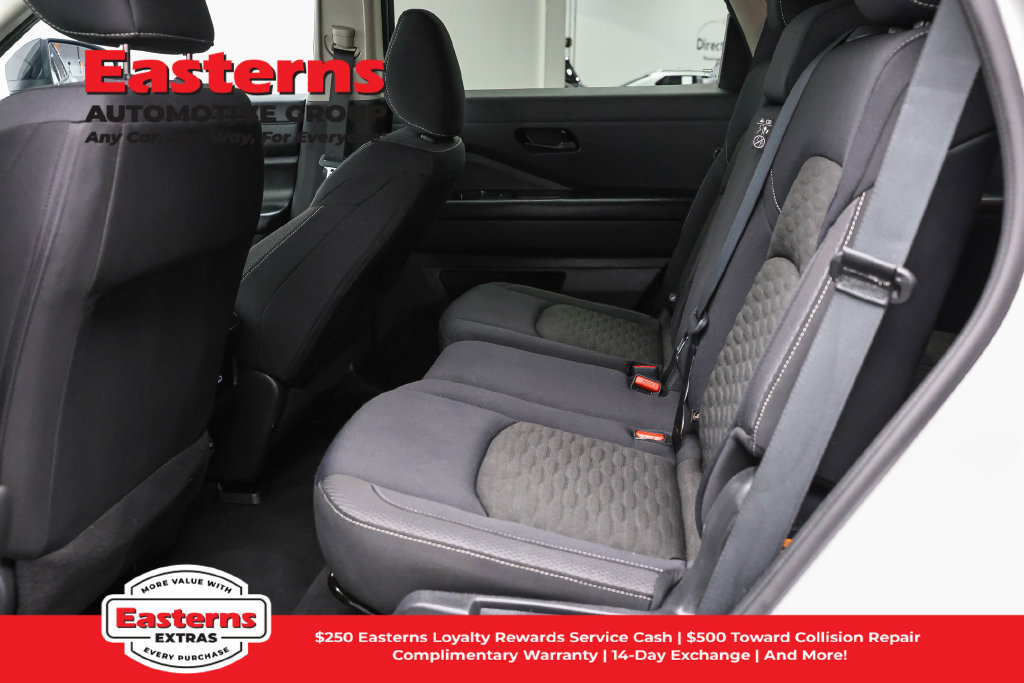 Used 2023 Nissan Pathfinder S AWD/4WD image 22