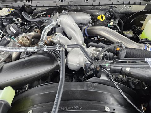 New 2026 Ford F250 Lariat w/ Black Appearance Package image 28