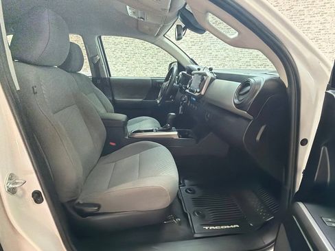 Used 2021 Toyota Tacoma SR5 RWD image 11