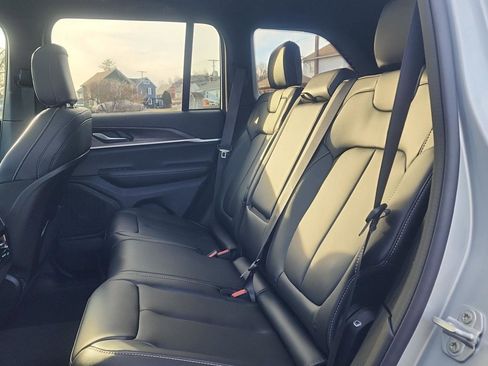 New 2025 Jeep Grand Cherokee Limited w/ Trailer Tow Package image 14