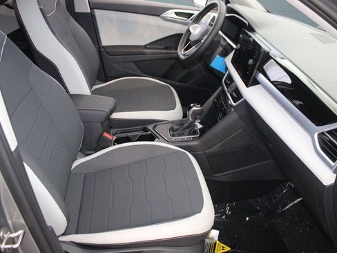 New 2025 Volkswagen Taos SE image 26