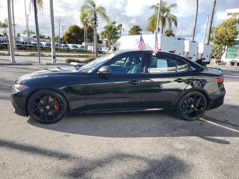 Used 2019 Alfa Romeo Giulia Sport w/ Nero Edizione image 4