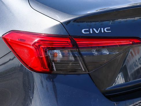 Used 2024 Honda Civic Sport image 9