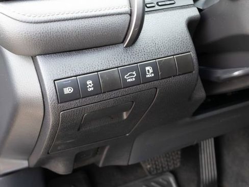 Used 2022 Toyota Camry SE image 16