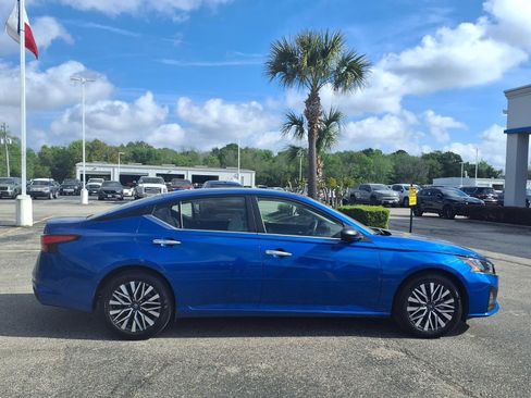 Used 2025 Nissan Altima 2.5 SV image 21