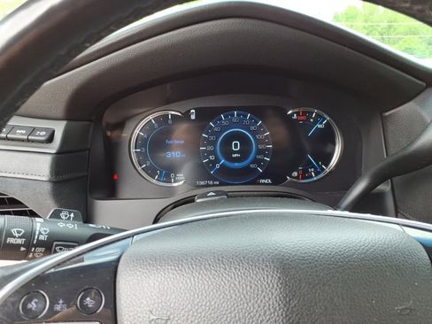 Used 2018 Cadillac Escalade ESV Premium Luxury RWD image 8