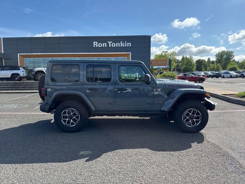 Used 2026 Jeep Wrangler Unlimited Rubicon w/ Safety Group AWD/4WD image 11