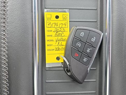 Used 2023 GMC Yukon XL Denali AWD/4WD image 23