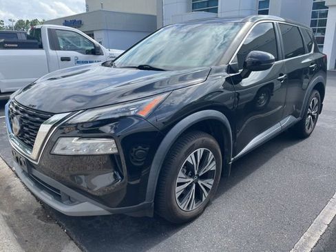 Used 2022 Nissan Rogue SV FWD image 1