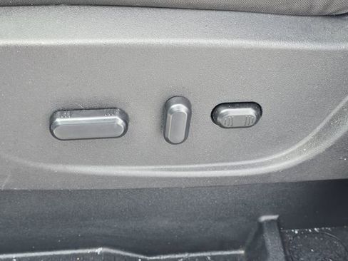 Used 2015 Ford Escape SE image 12