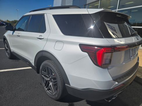 New 2026 Ford Explorer ST w/ Sun And Sound Package image 10