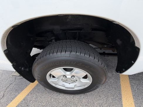 Used 2012 Toyota Tundra Limited w/ Memory Pkg AWD/4WD image 27