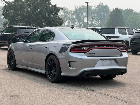 Used 2017 Dodge Charger R/T RWD image 15