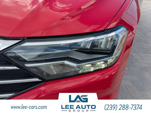 Used 2019 Volkswagen Jetta R-Line w/ R-Line Cold Weather Package image 9