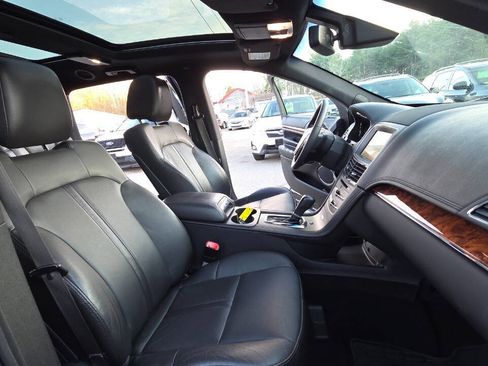 Used 2019 Lincoln MKT AWD image 42