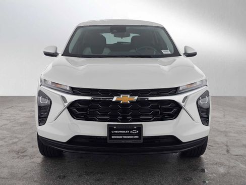 New 2026 Chevrolet Trax LS w/ LS Convenience Package image 8