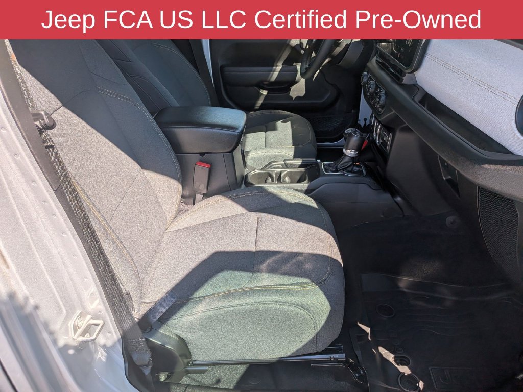 Used 2024 Jeep Wrangler Unlimited AWD/4WD image 39