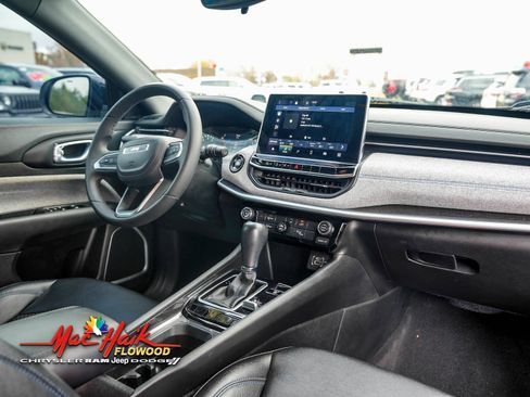 Used 2024 Jeep Compass Latitude image 7