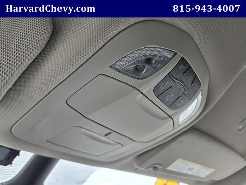 Used 2023 Chrysler Pacifica Touring-L FWD image 14