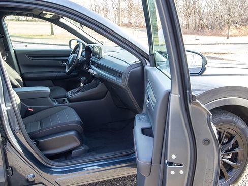 Used 2025 Honda CR-V Sport image 17