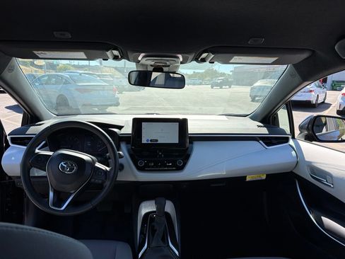 Used 2025 Toyota Corolla SE w/ Convenience Package FWD image 17