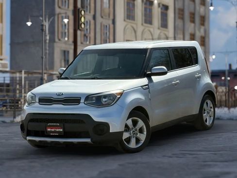 Used 2017 Kia Soul image 3