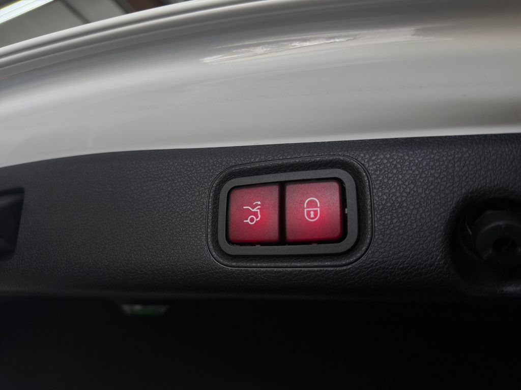 Used 2019 Mercedes-Benz E 450 4MATIC Sedan image 41