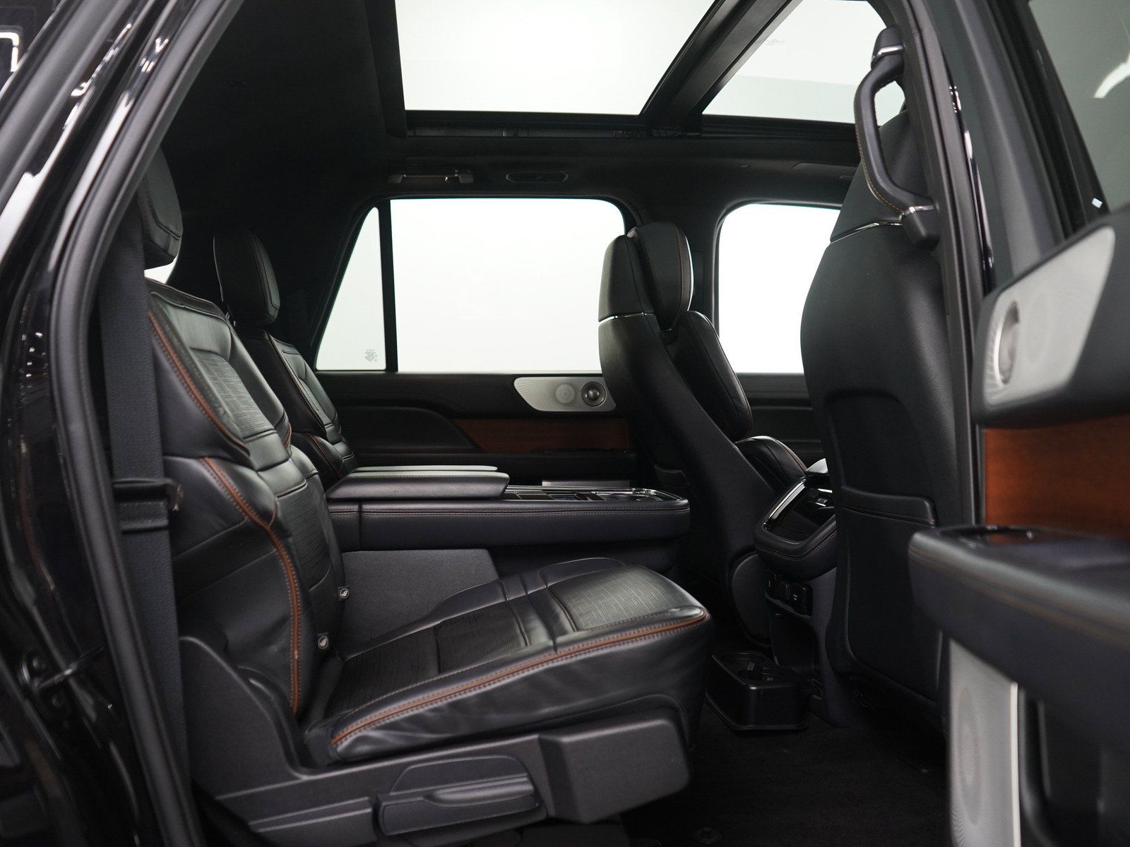 Used 2024 Lincoln Navigator L Black Label AWD/4WD image 14