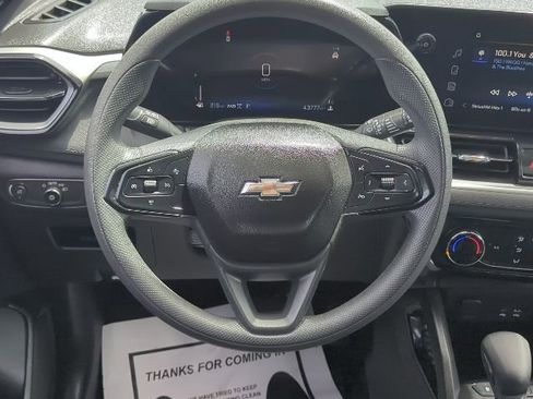 Used 2025 Chevrolet TrailBlazer LT AWD/4WD image 8