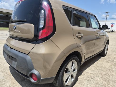 Used 2016 Kia Soul FWD image 5