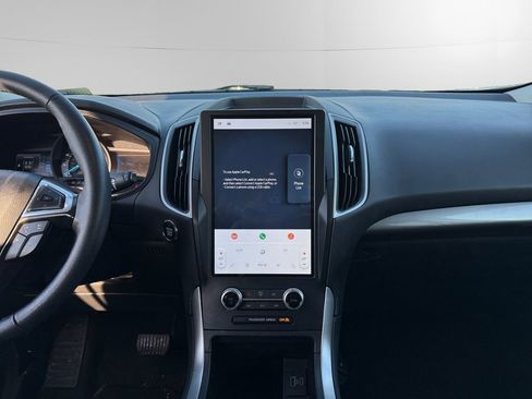 Used 2024 Ford Edge SEL image 11