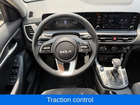 Used 2024 Kia Seltos LX AWD/4WD image 12