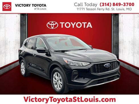 Used 2023 Ford Escape Active w/ Tech Pack #2 image 1