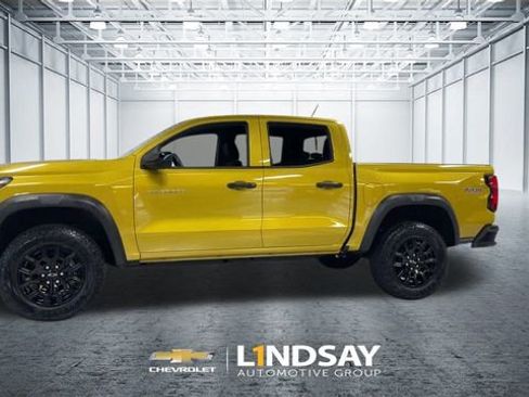 Used 2023 Chevrolet Colorado Trail Boss w/ Technology Package image 6