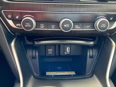 Used 2020 Honda Accord Touring image 14