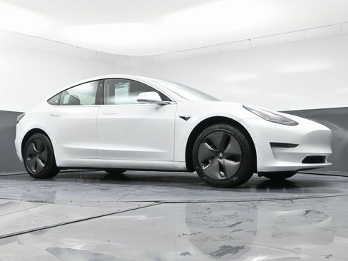 Used 2019 Tesla Model 3 Standard Range Plus image 49