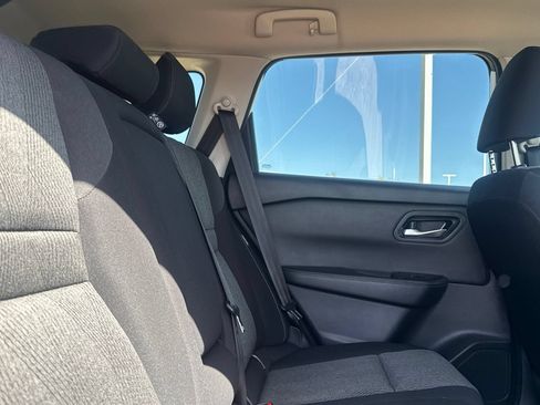 Certified 2024 Nissan Rogue SV FWD image 33
