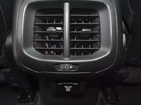 Used 2017 Jeep Cherokee Limited AWD/4WD image 37