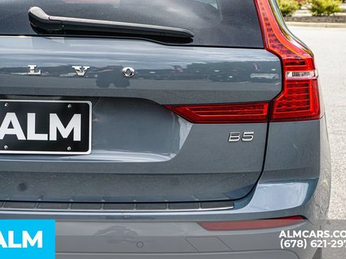 Used 2022 Volvo XC60 B5 Momentum w/ Advanced Package FWD image 15