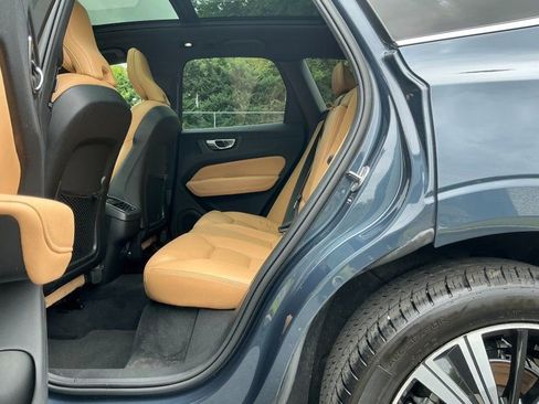 Used 2022 Volvo XC60 B5 Inscription w/ Advanced Package image 14