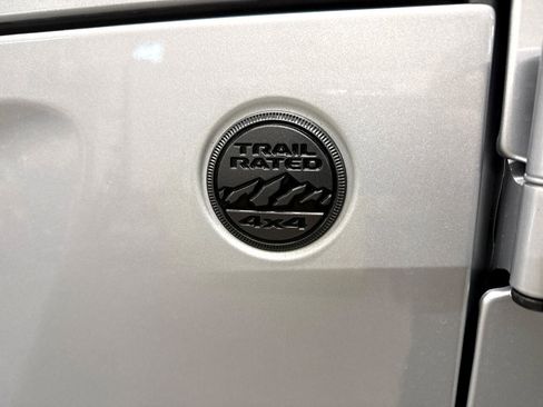 Used 2022 Jeep Gladiator Sport image 82