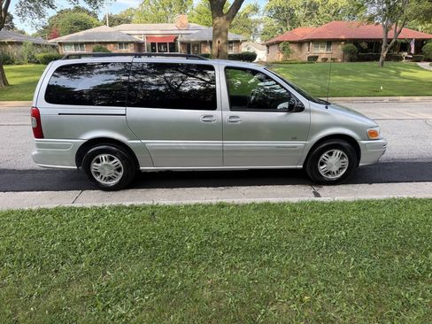 Used 2002 Chevrolet Venture Warner Brothers w/ Trailering Pkg FWD image 6