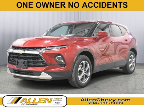 Used 2025 Chevrolet Blazer LT AWD/4WD image 1