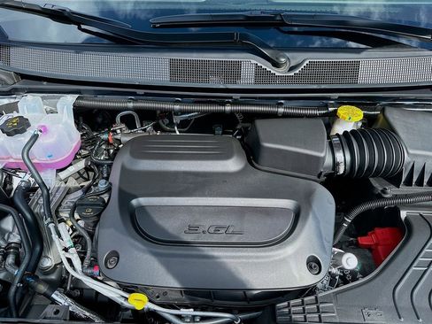 New 2026 Chrysler Pacifica Select w/ S Appearance Package image 38