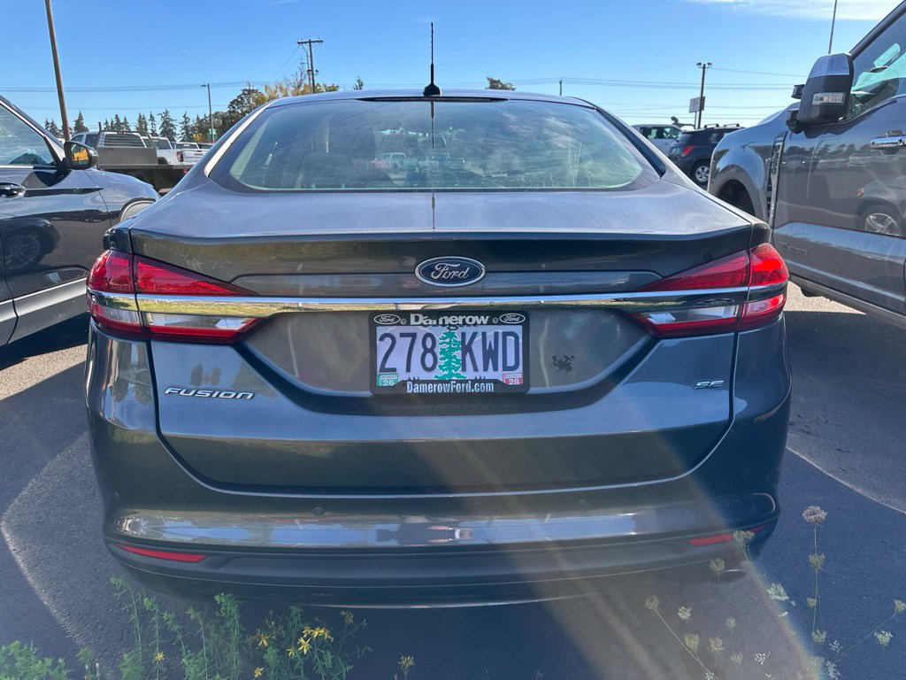 Used 2018 Ford Fusion SE FWD image 5