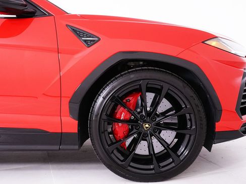 Used 2022 Lamborghini Urus AWD/4WD image 16