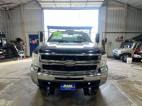 Used 2010 Chevrolet Silverado 3500 W/T w/ Snow Plow Prep Package image 10